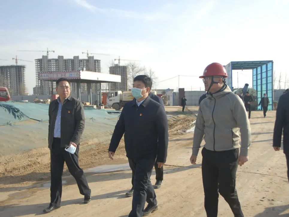 原阳县委书记刘兵视察原阳CBD中心区市政基础设施项目