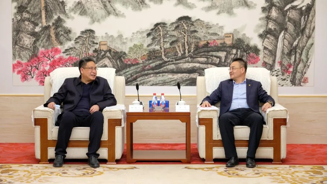 南阳交通建设投资集团领导到集团座谈交流