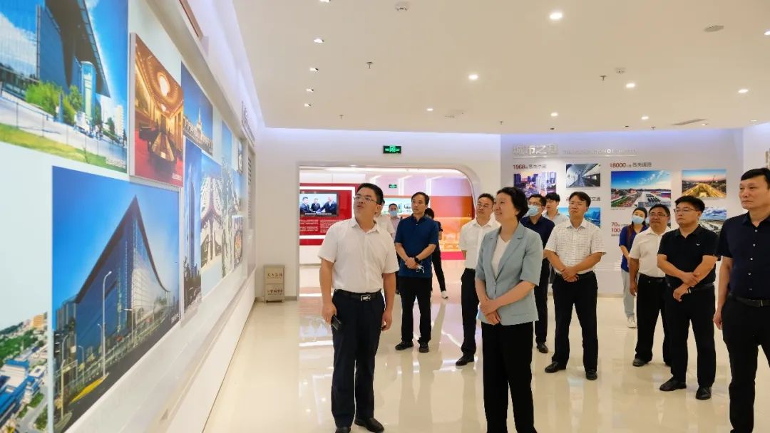 开封产城融合示范区管委会领导到集团座谈交流